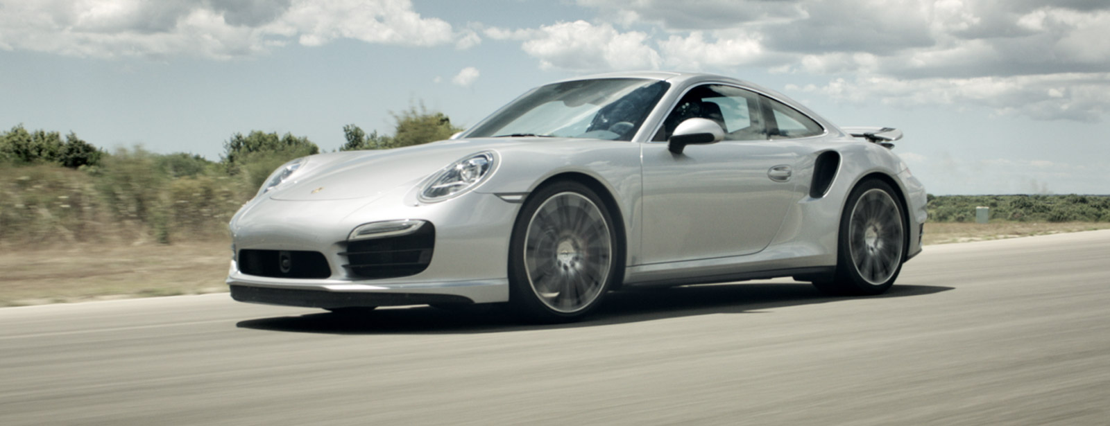Porsche vrea sa dezvolte o benzina la fel de putin nociva ca o masina electrica