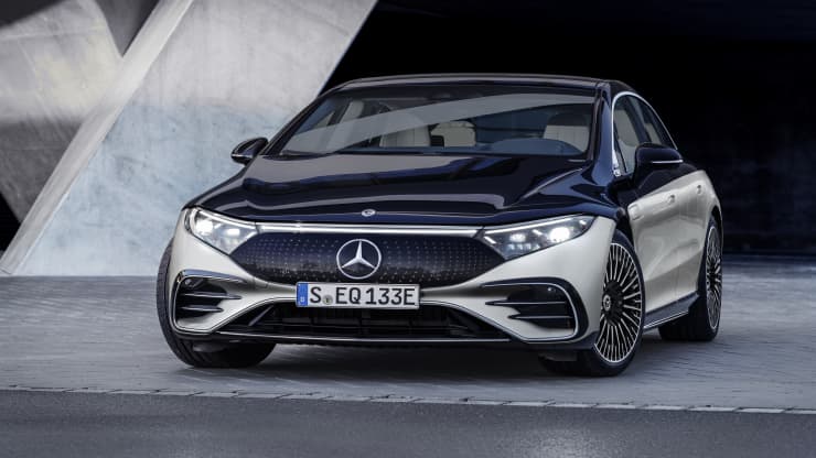 Mercedes-Benz dezvaluie noul sedan electric EQS