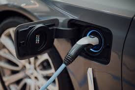Achizitia unei masini second electrice este solutia pentru depasirea crizei petroliere?